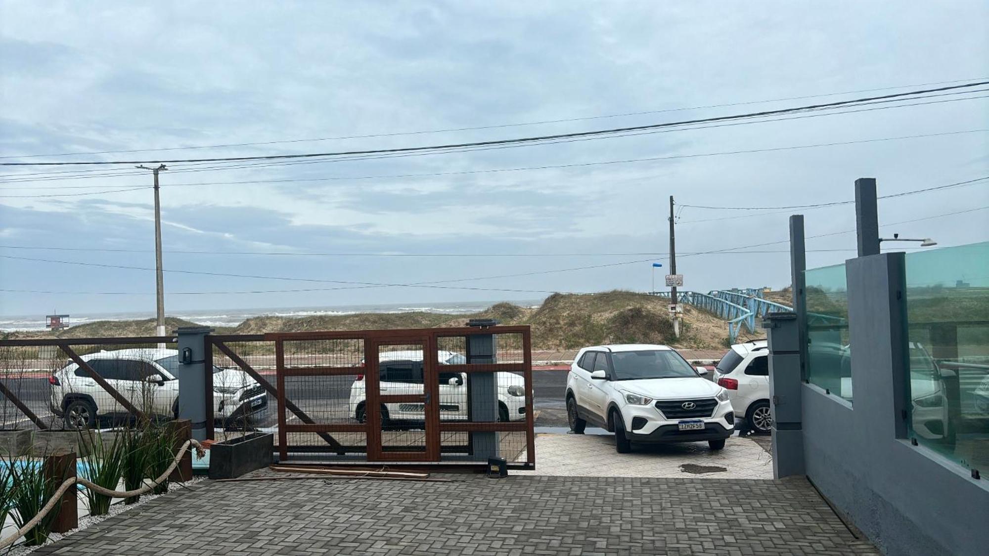 Barrinha Na Moradas Do Pier, A Passos Da Areia Em Tramandai! Apartamento *